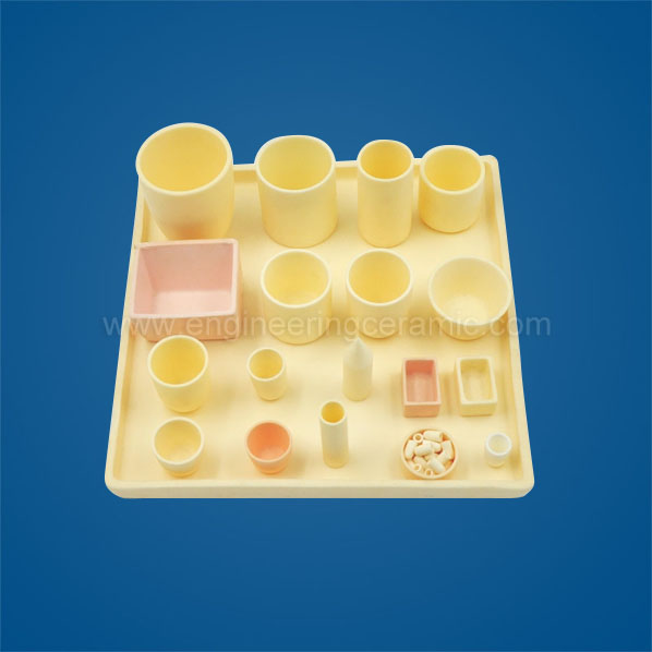 Why Choose Alumina Ceramic Labware for Your Laboratory Needs?